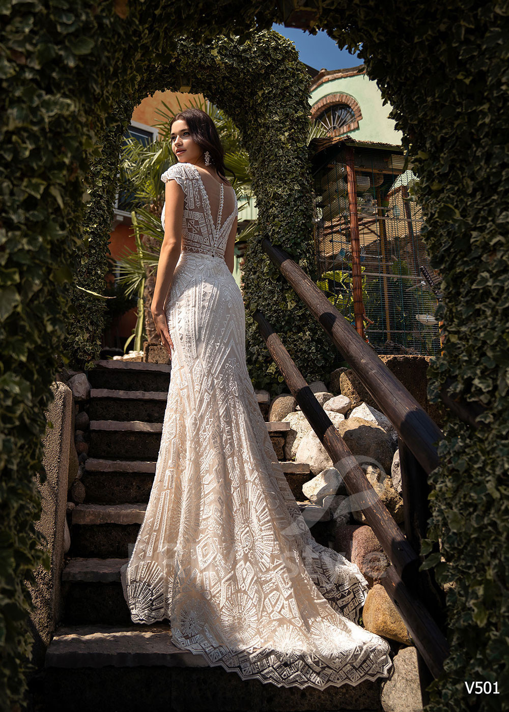 Extravagantné celočipkované svadobné šaty RS501