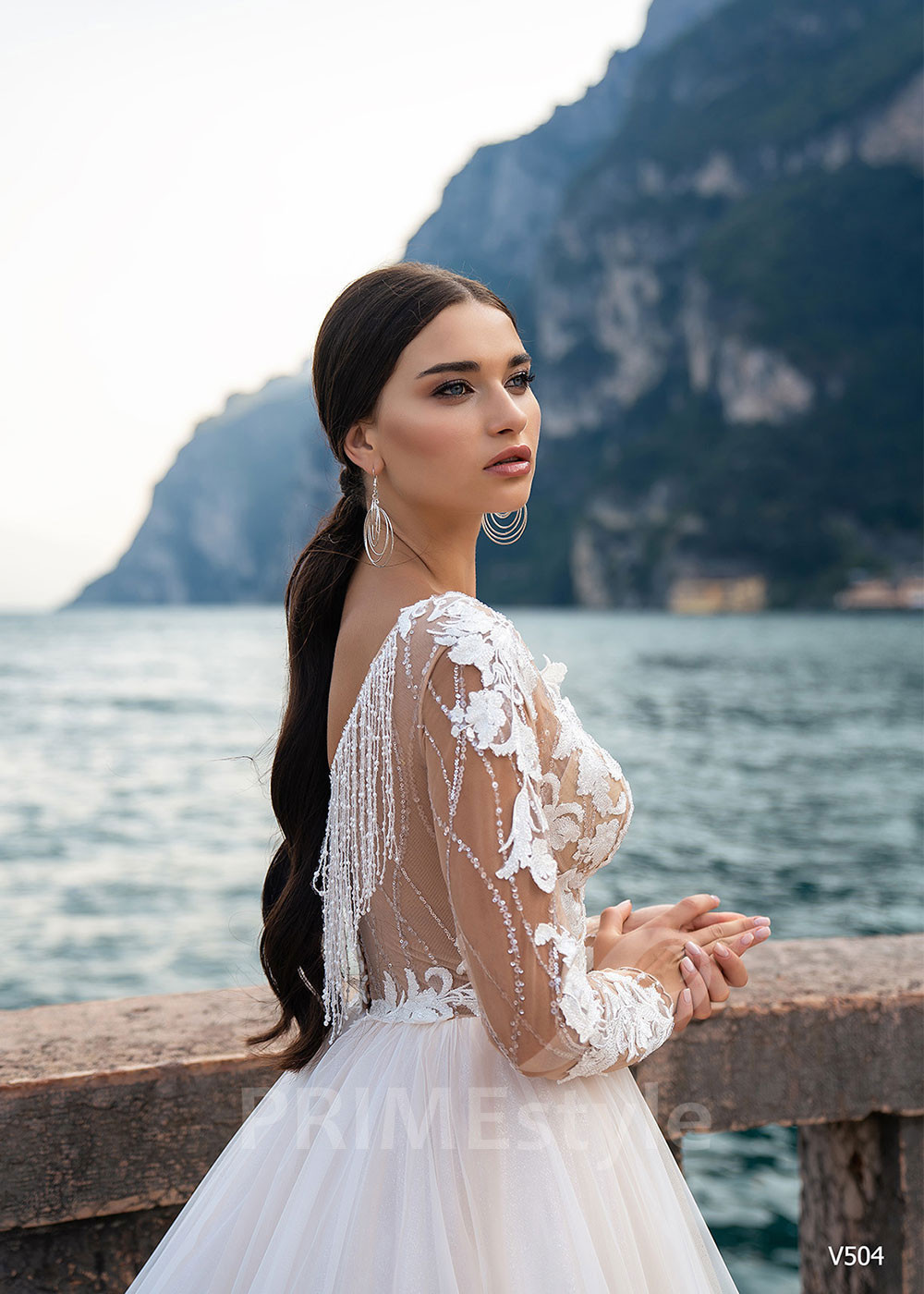 Luxusné čipkované svadobné šaty RS504