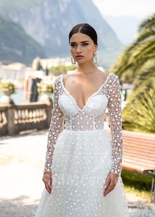 Luxusné kvetované svadobné šaty RS509