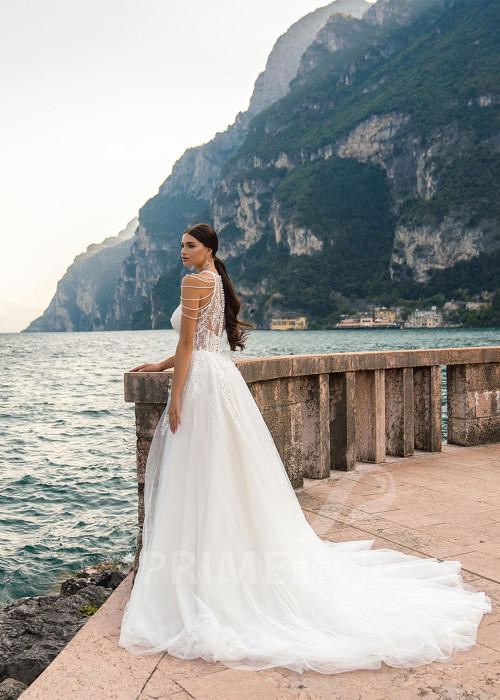 Luxusné čipkované svadobné šaty RS513