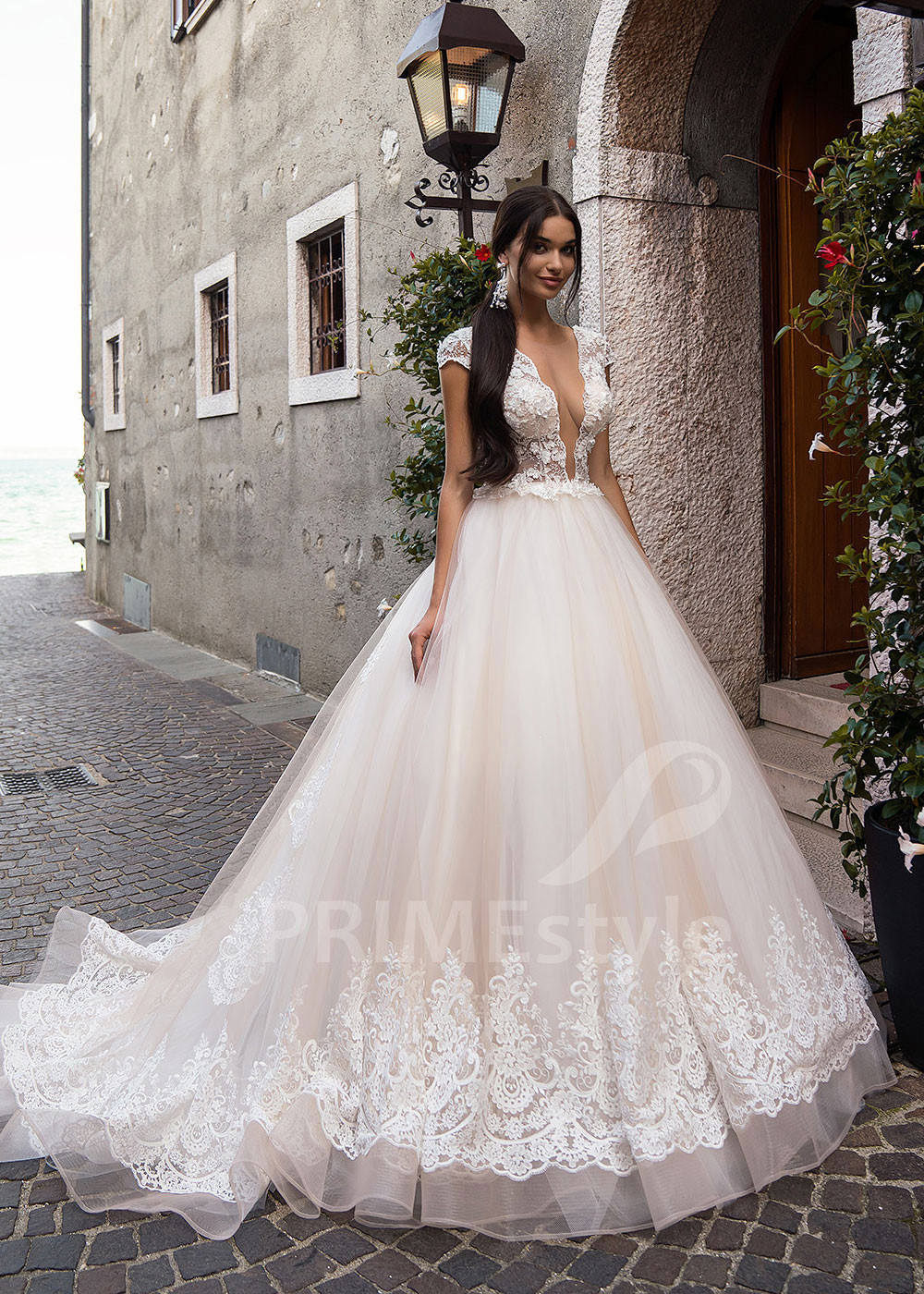 Luxusné princeznovské svadobné šaty RS521