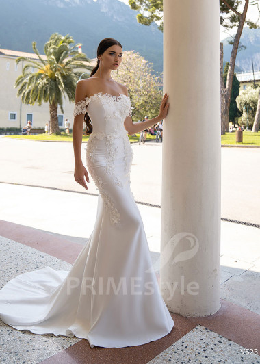 Extravagantné úzke svadobné šaty RS523