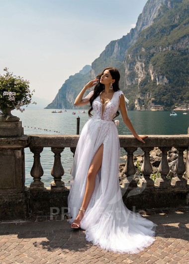 Extravagantné tylové svadobné šaty RS524