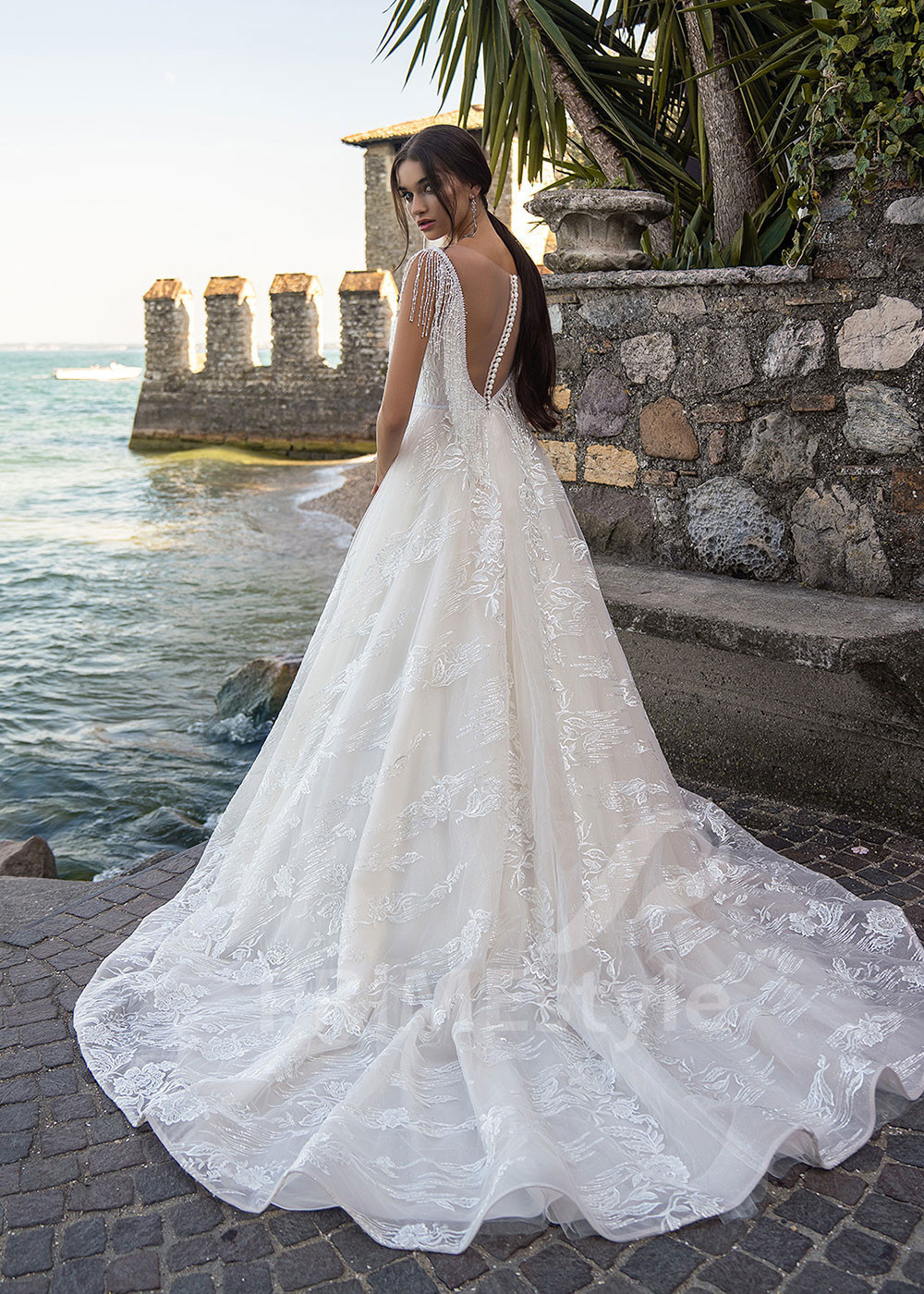 Exkluzívne trblietavé svadobné šaty RS525