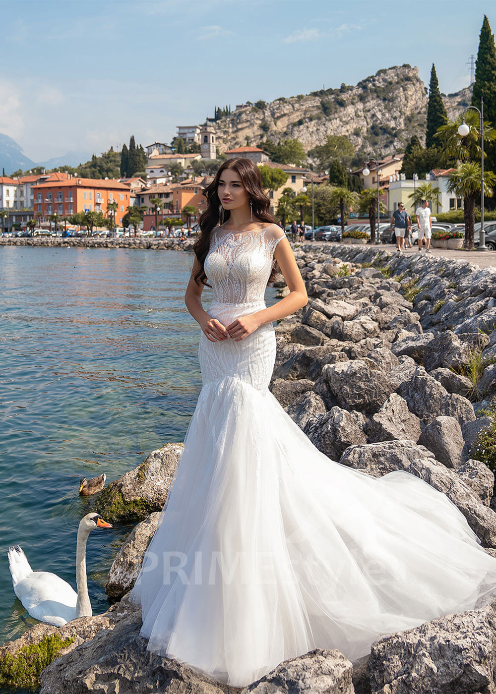 Luxusné čipkované svadobné šaty RS536