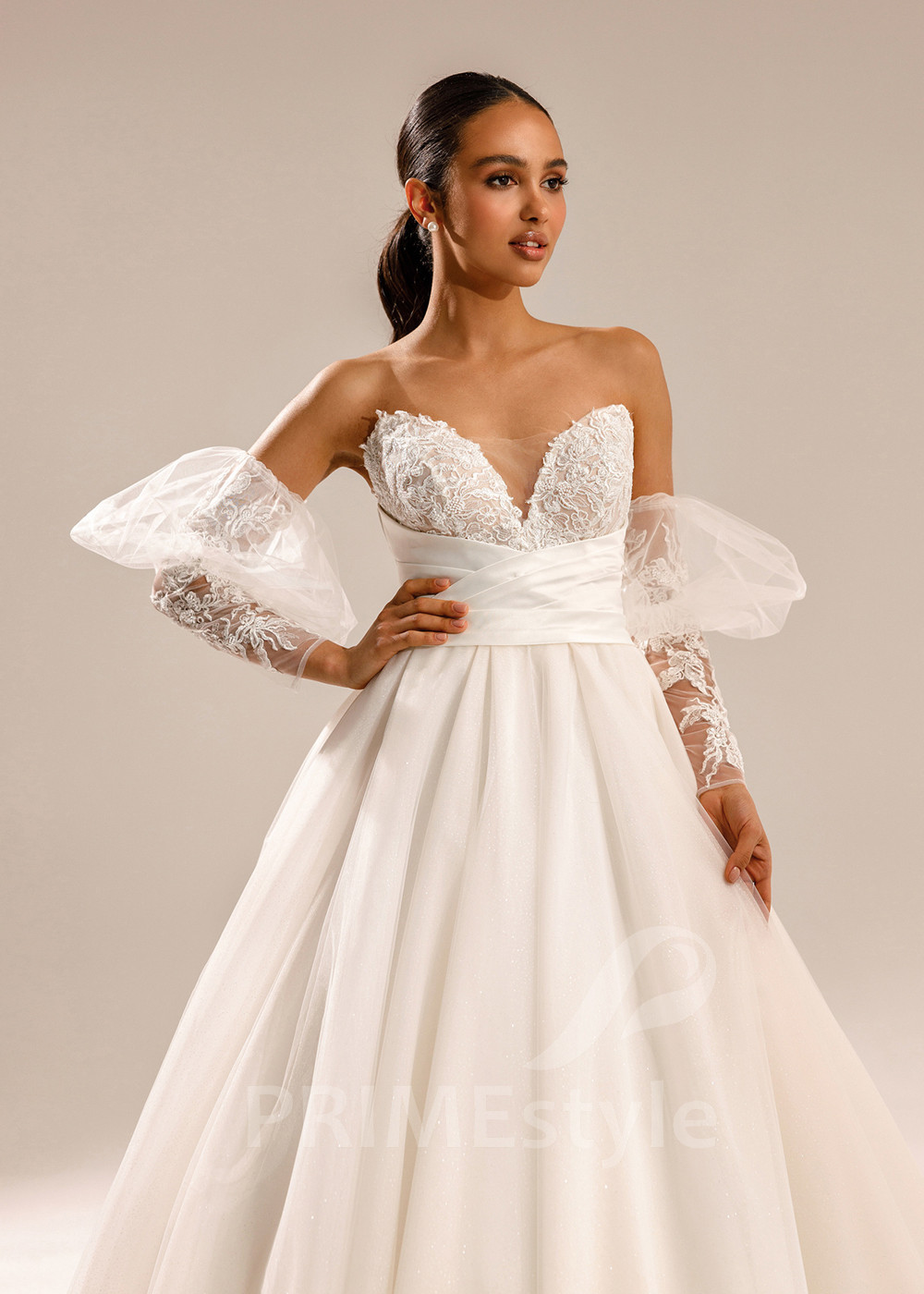 Jednoduché romantické svadobné šaty Carolina