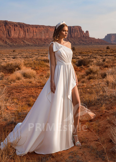 Extravagantné asymetrické svadobné šaty Florence