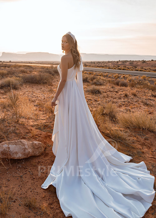 Extravagantné asymetrické svadobné šaty Florence