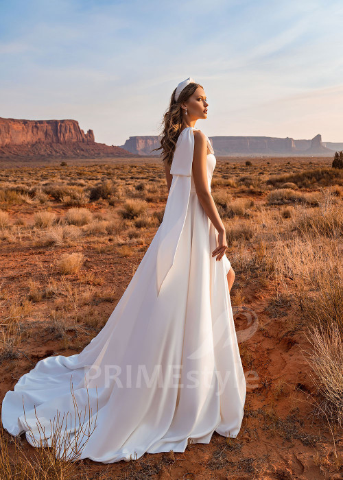 Extravagantné asymetrické svadobné šaty Florence