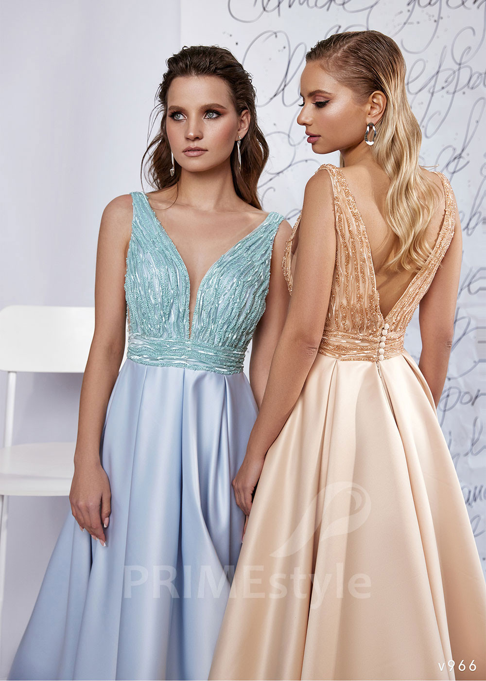 Štýlové šaty na svadbu RS966