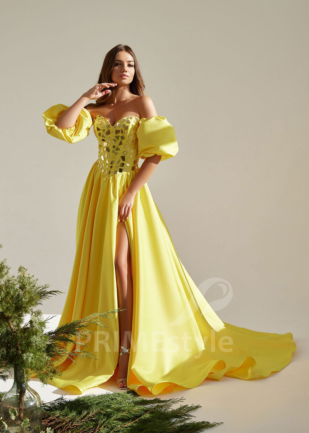 Extravagantné šaty na ples RS903