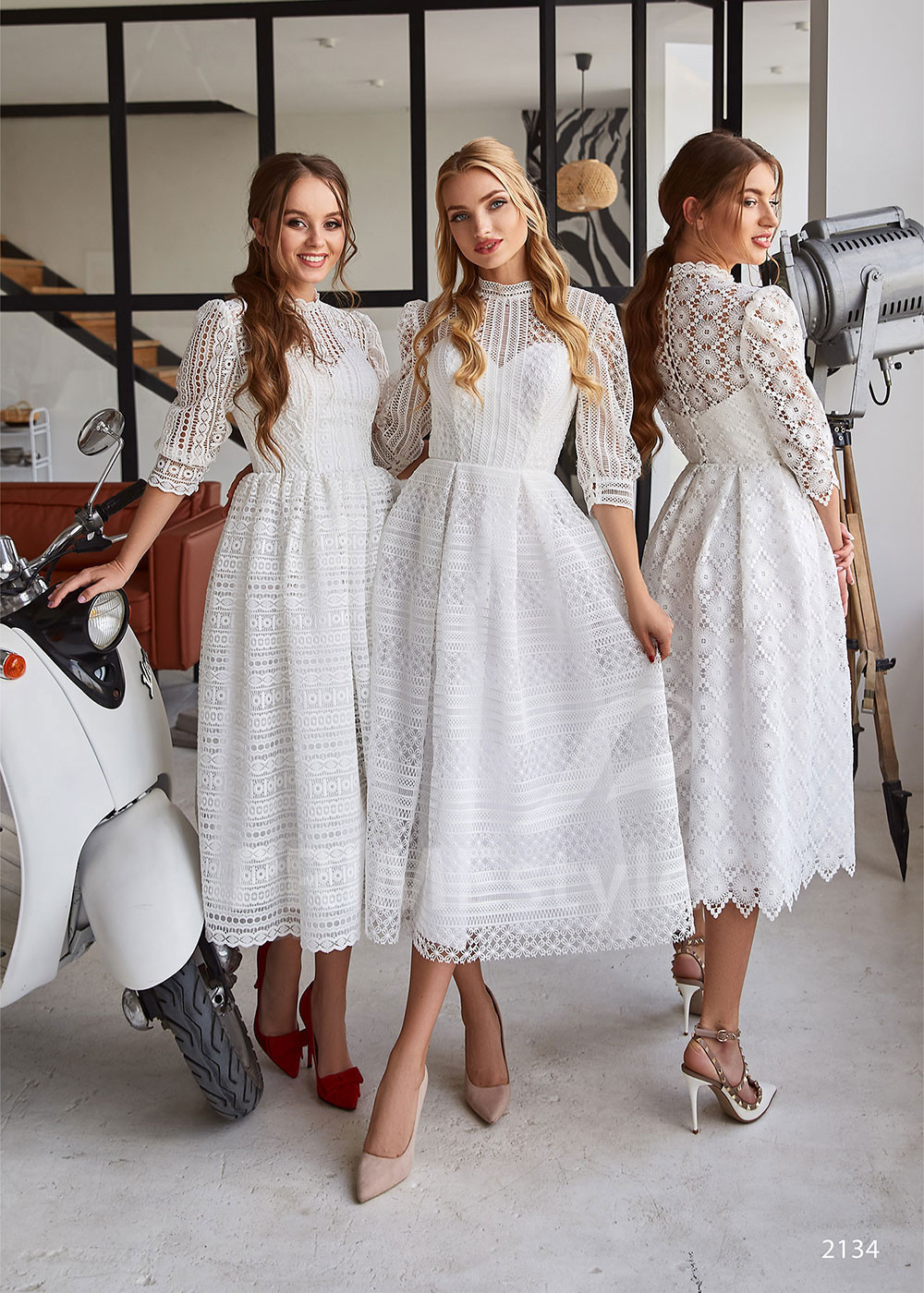 Krátke popolnočné šaty RC2134