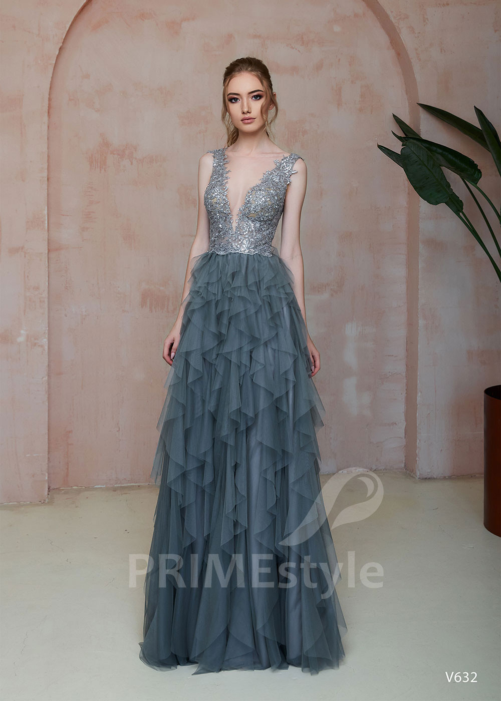 Extravagantné večerné šaty RS632