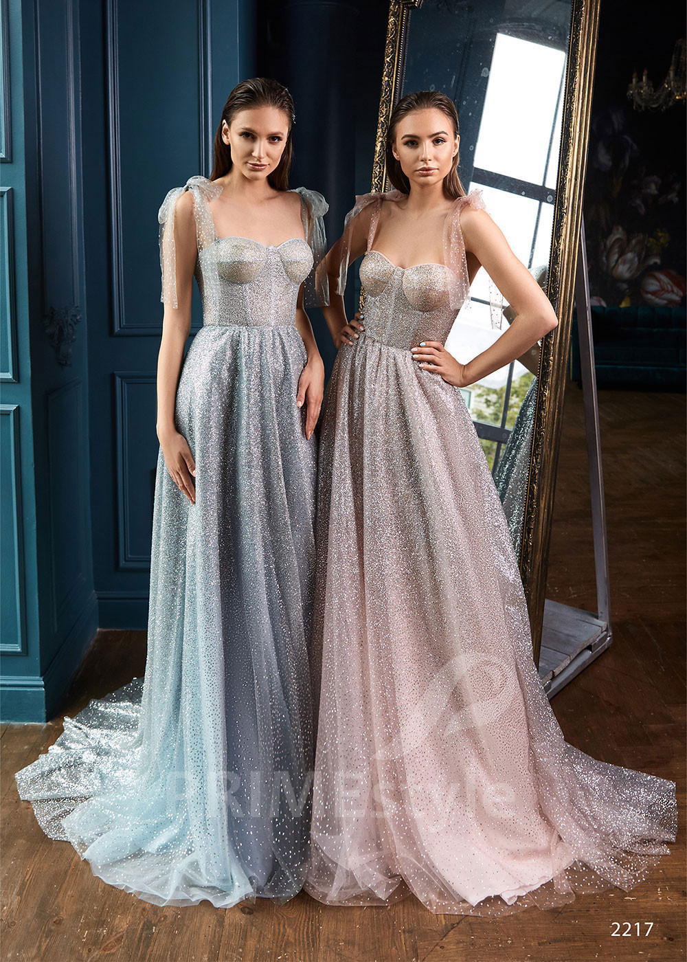 Trblietavé spoločenské šaty RC2217