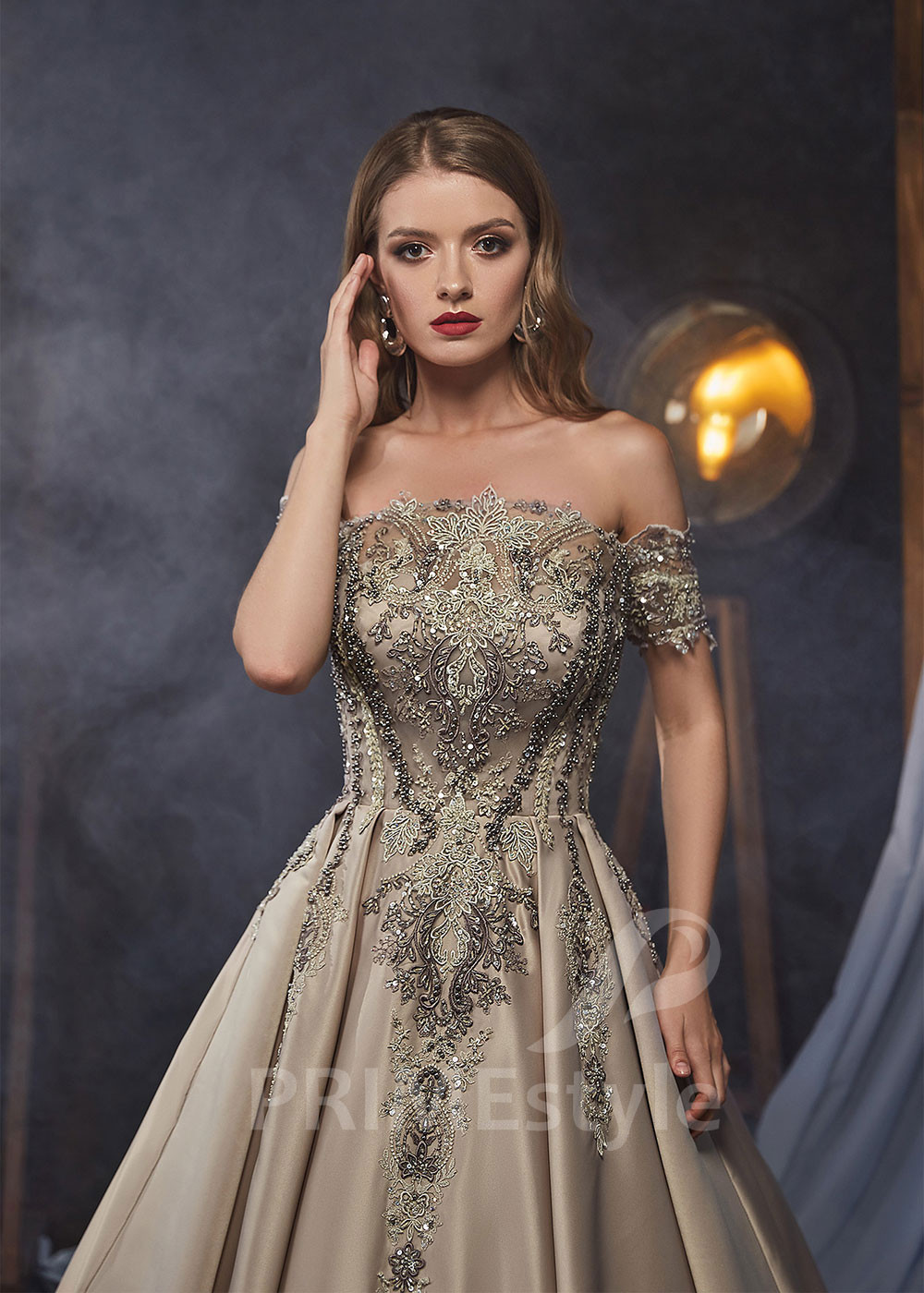 Princeznovské šaty na stužkovú RS407