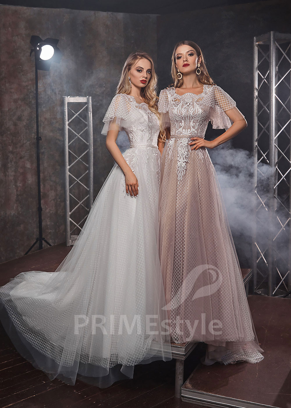 Extravagantné šaty na svadbu RS416