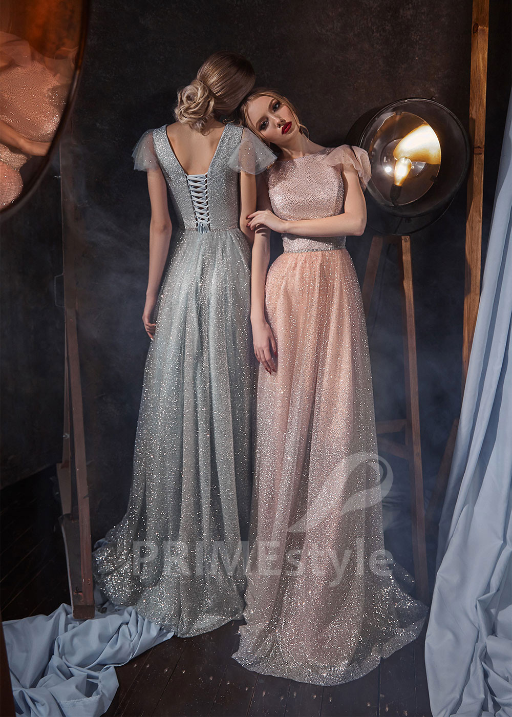 Trblietavé spoločenské šaty RS423