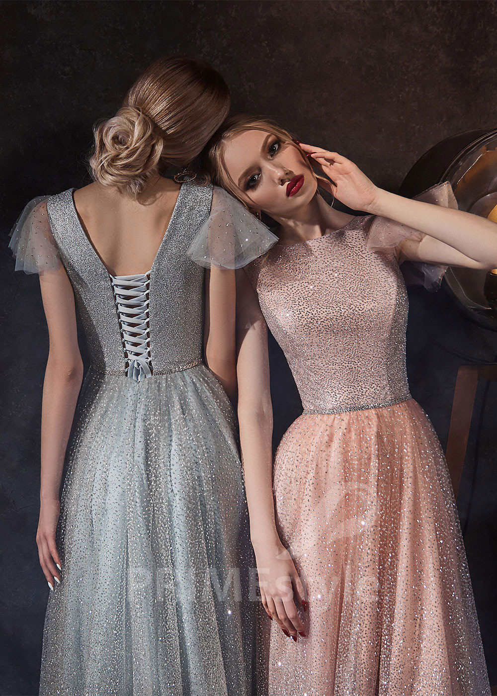 Trblietavé spoločenské šaty RS423