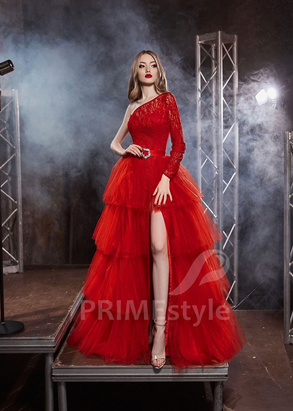 Asymetrické spoločenské šaty RS431