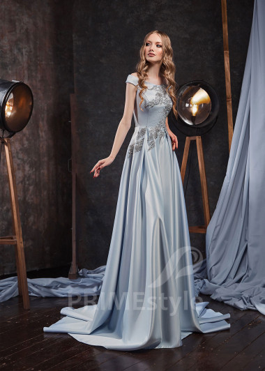 Trblietavé spoločenské šaty RS437