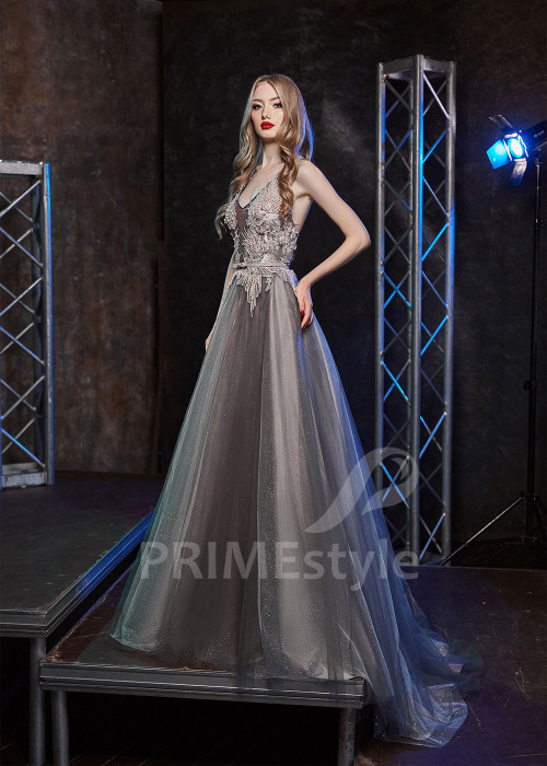 Extravagantné večerné šaty RS443