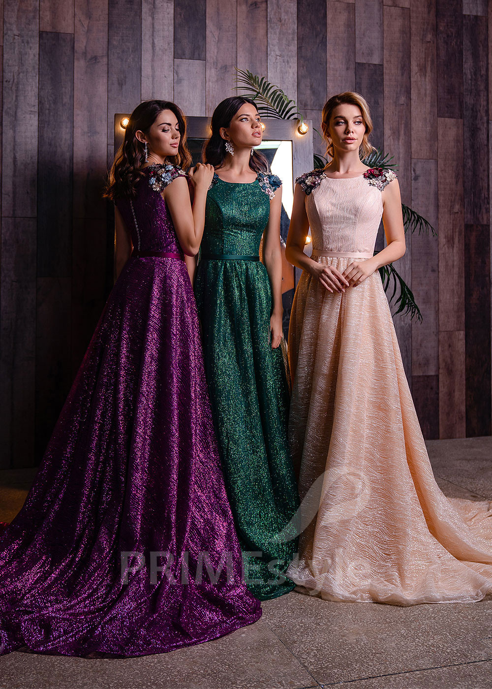 Trblietavé šaty na ples RC1912