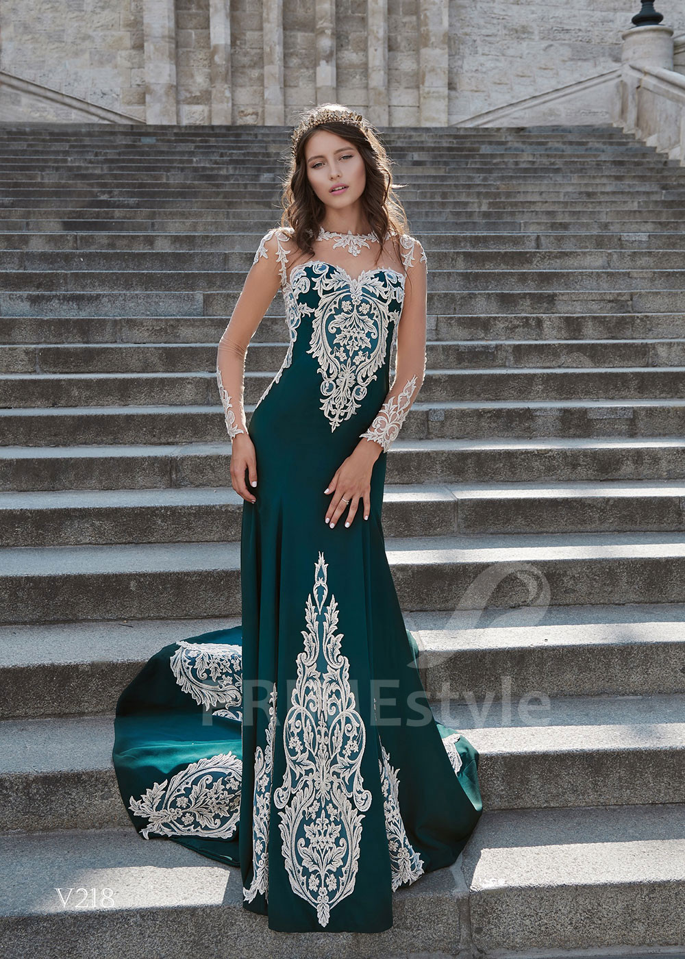 Extravagantné večerné šaty RS218