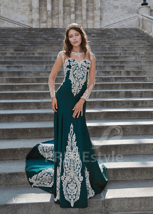 Extravagantné večerné šaty RS218