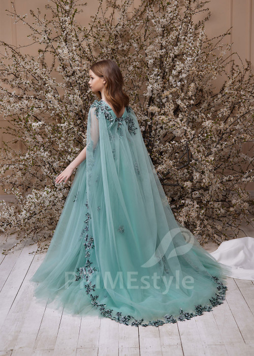 Luxusné dievčenské šaty RS151