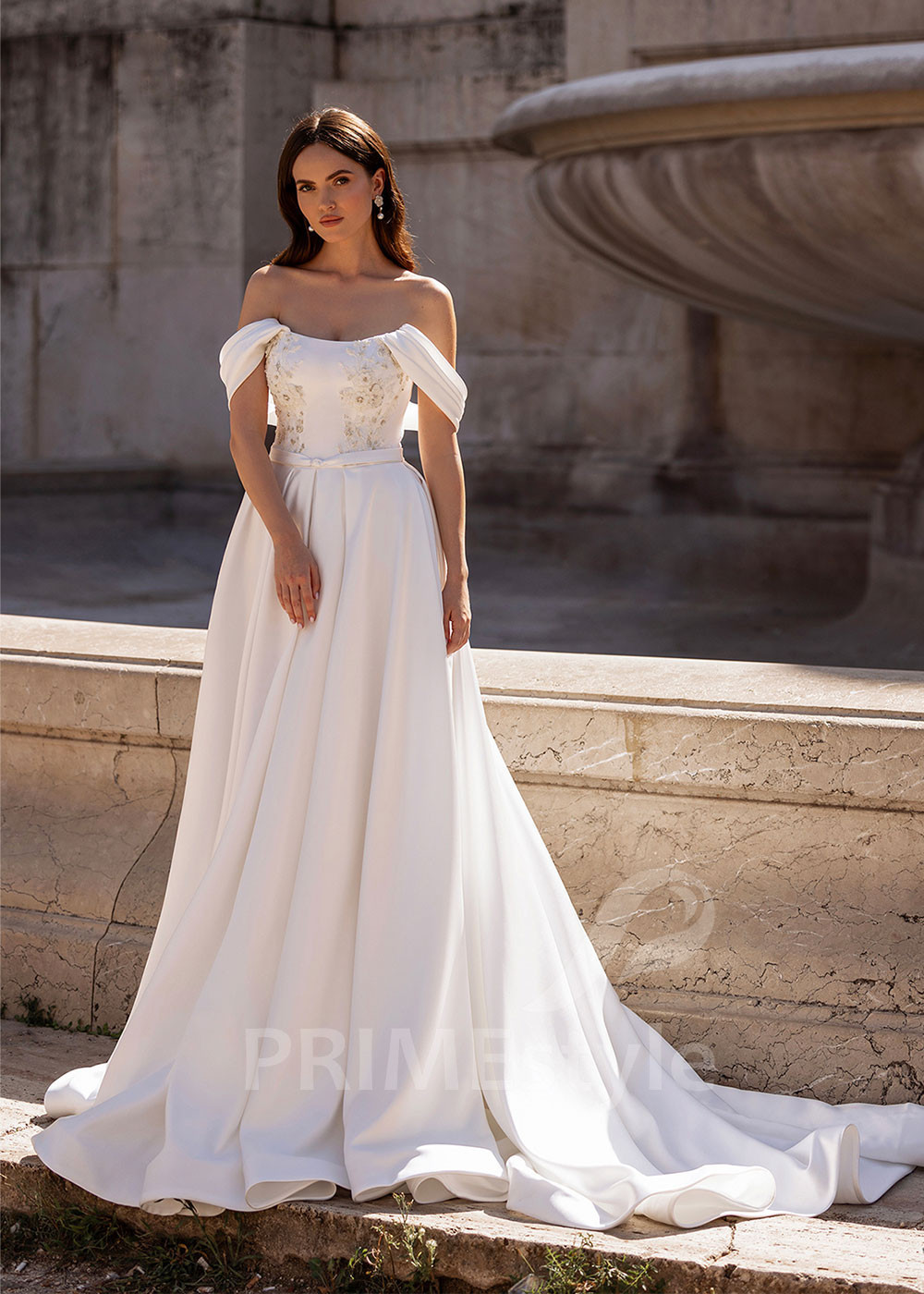 Jednoduché romantické svadobné šaty RS853