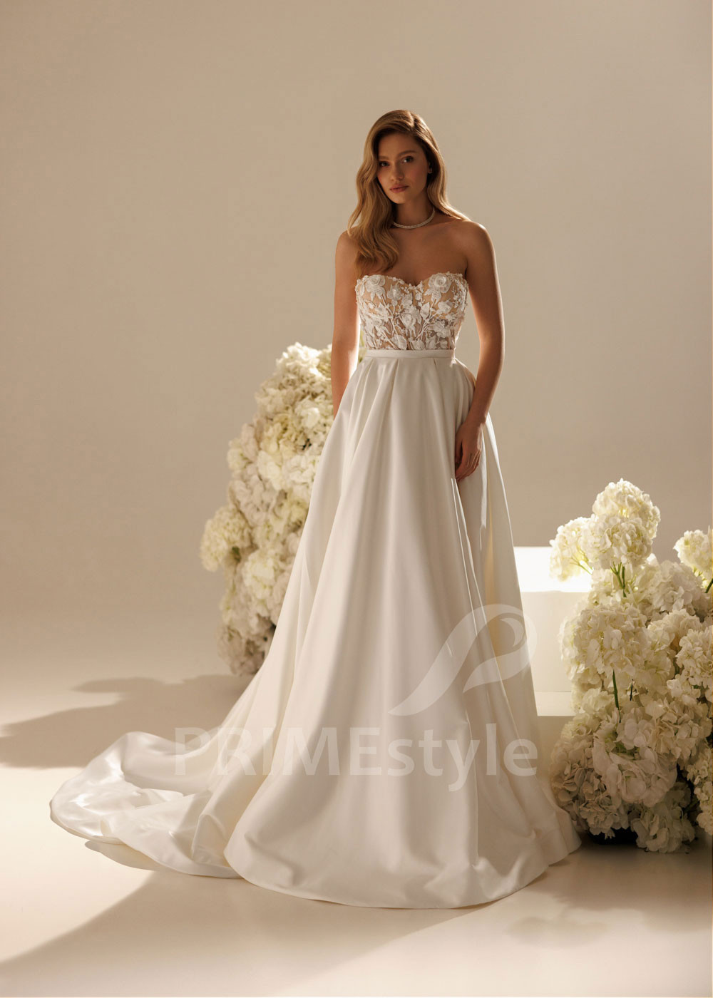 Princeznovské svadobné šaty Brittany – čipkovaný korzet a saténová sukňa