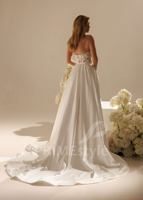 Princeznovské svadobné šaty Brittany – čipkovaný korzet a saténová sukňa