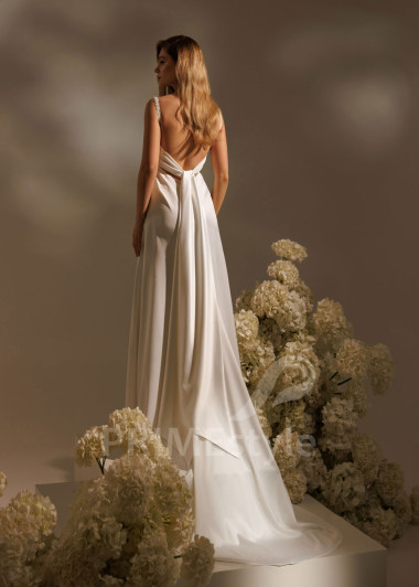 Hladké svadobné šaty Camelia z matného saténu | PRIMESTYLE.SK