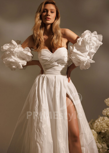  vlečkou a balónovými rukávmi