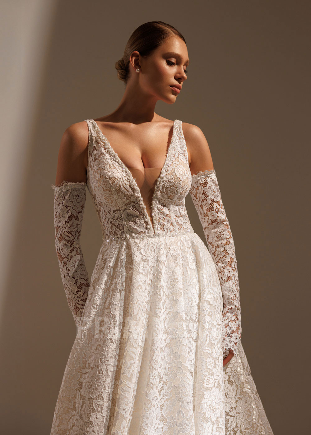 Celočipkované svadobné šaty Louise s dlhými rukávmi