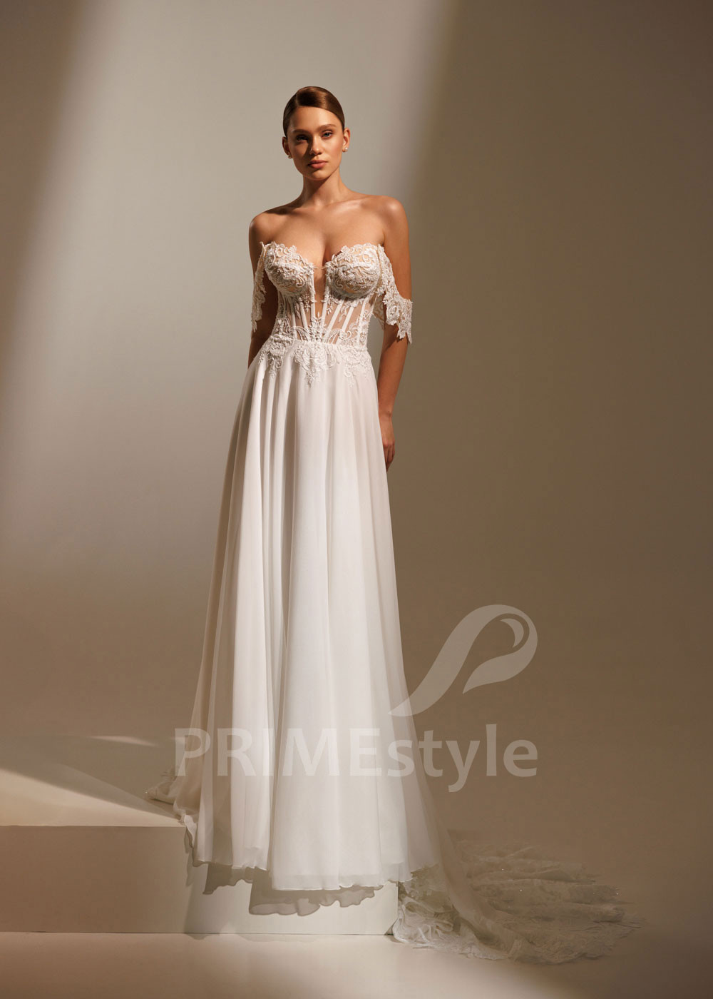 Svadobné šaty Magnolia so spadnutými ramienkami a čipkovým korzetom