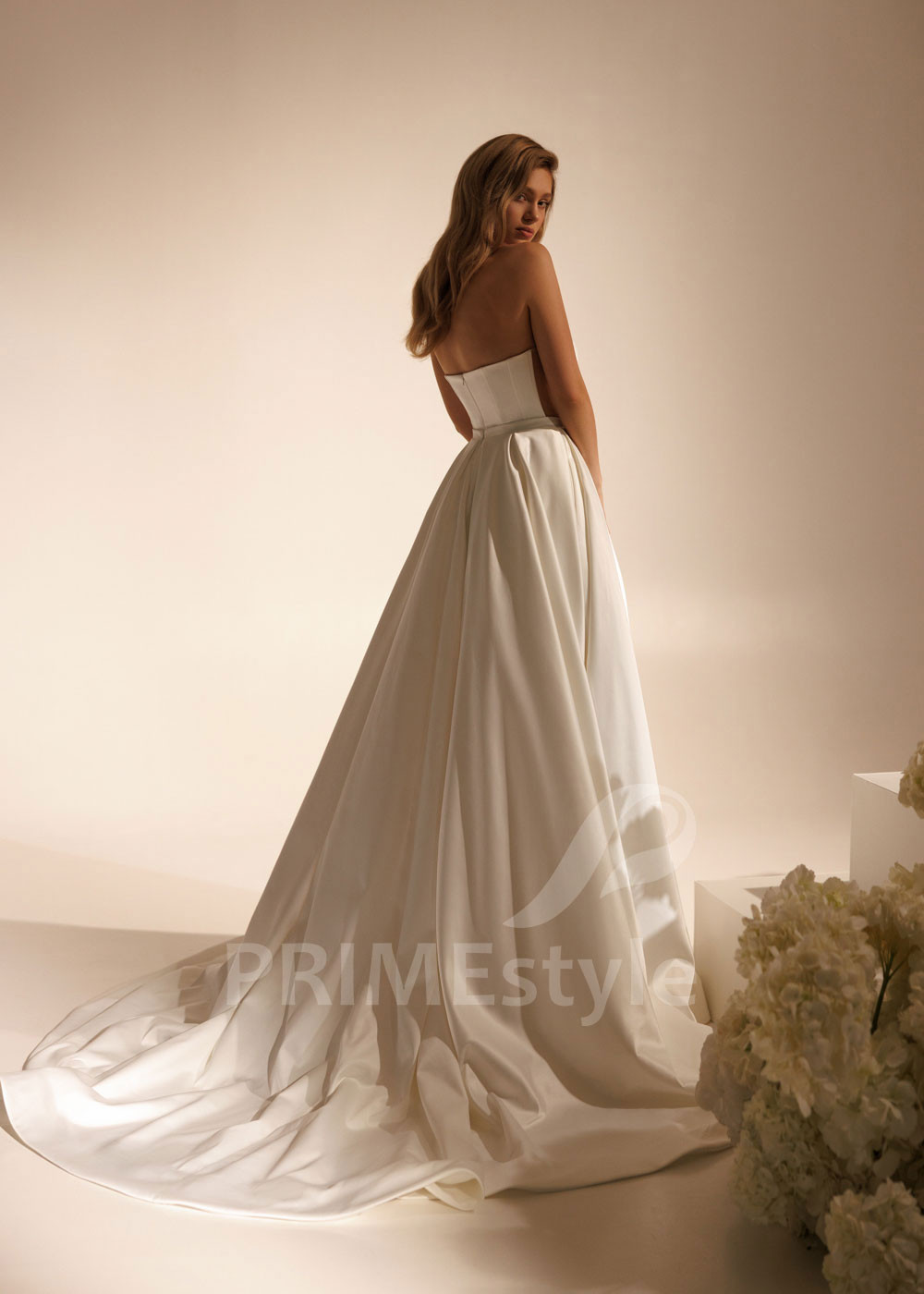 Hladké svadobné šaty Mia s korzetovým živôtikom