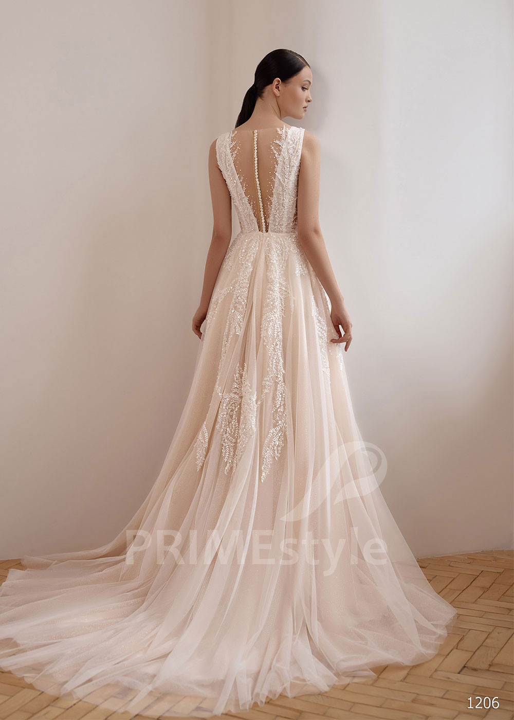 Tylové svadobné šaty VS1206 s hlbokým výstrihom a rozparkom