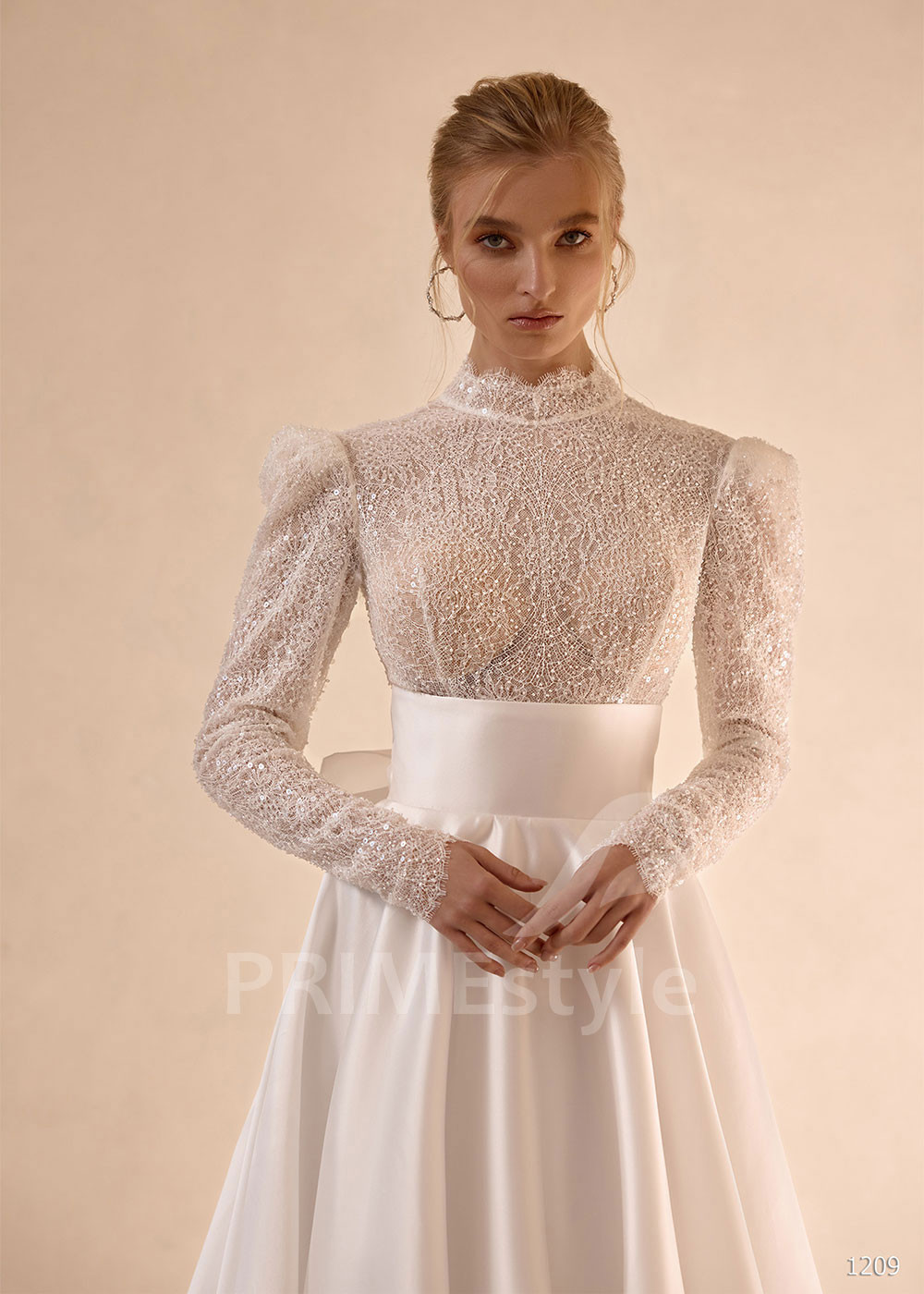 Saténové svadobné šaty VS1209 s trblietavým živôtikom a dlhým rukávom