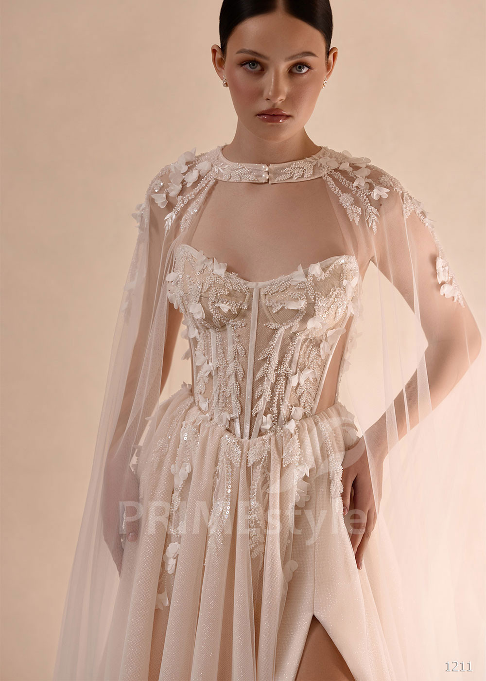 Luxusné svadobné šaty VS1211 s trblietavou sukňou a tylovým plášťom