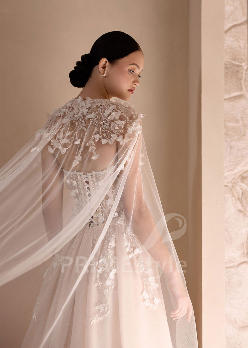 Luxusné svadobné šaty VS1211 s trblietavou sukňou a tylovým plášťom