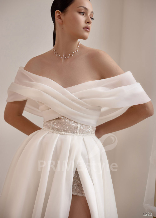 Svadobné šaty s rozparkom a trblietavým živôtikom VS1220