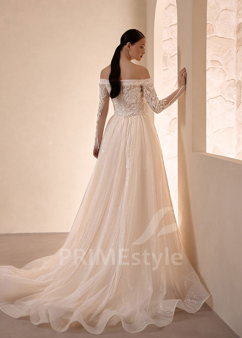 Trblietavé svadobné šaty s dlhým rukávom VS1222