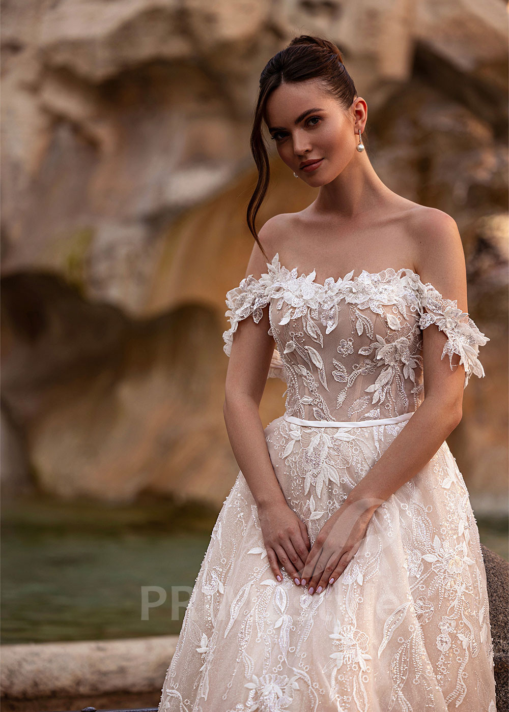 Luxusné romantické svadobné šaty RS863