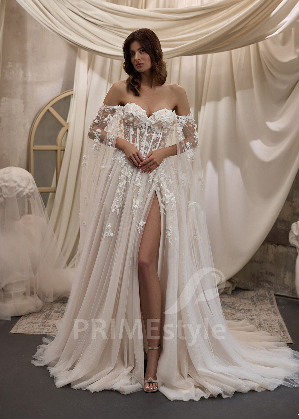 Romantické svadobné šaty s dlhými prehozovými rukávmi RC2818