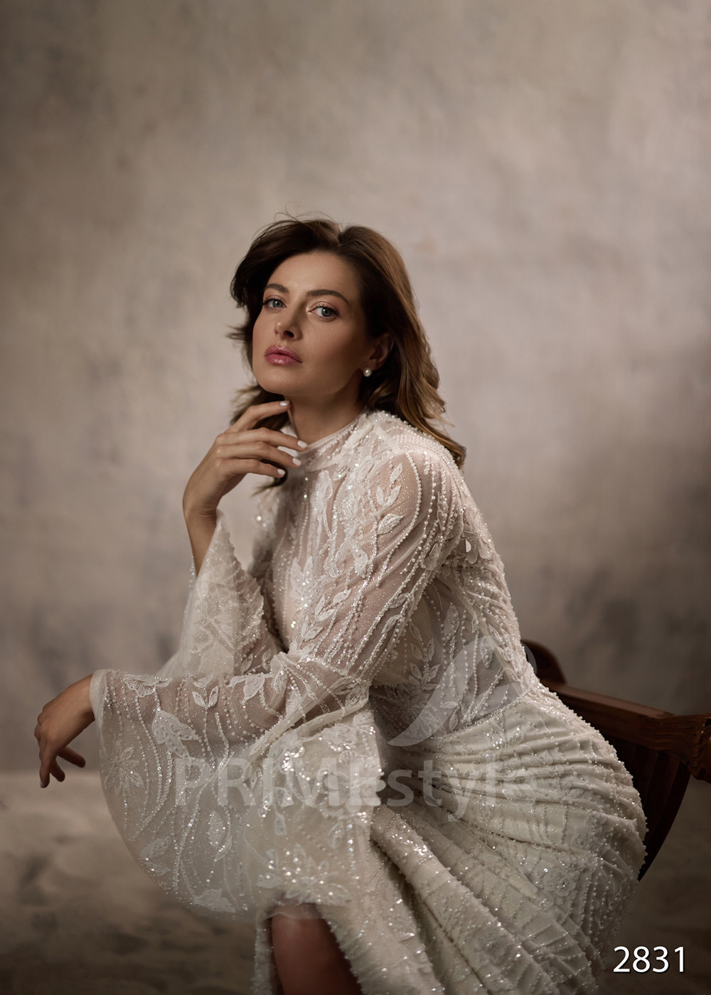 Exkluzívne priliehavé svadobné šaty RC2831