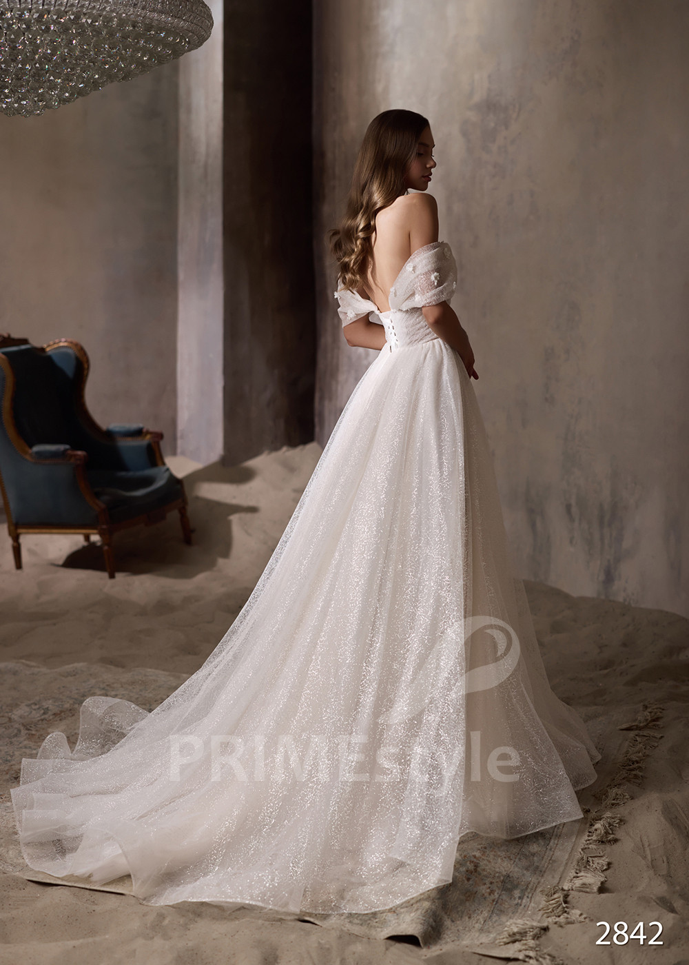 Trblietavé minimalistické svadobné šaty RC2842