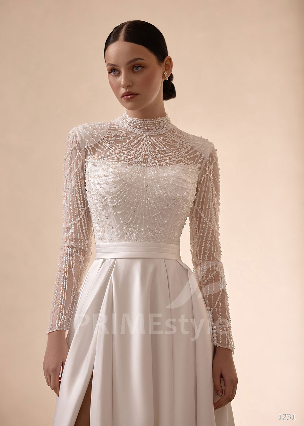 Luxusné svadobné šaty VS1231 s perličkovým živôtikom a rozparkom