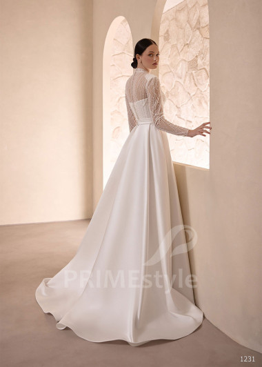 Luxusné svadobné šaty VS1231 s rozparkom a perličkami | PRIMESTYLE.SK
