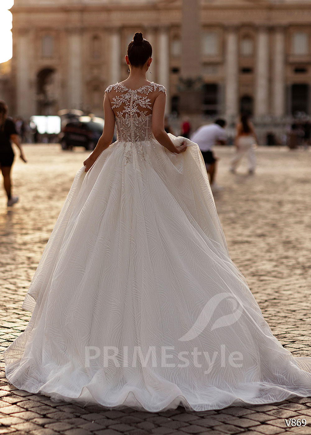 Extravagantné trblietavé svadobné šaty RS869